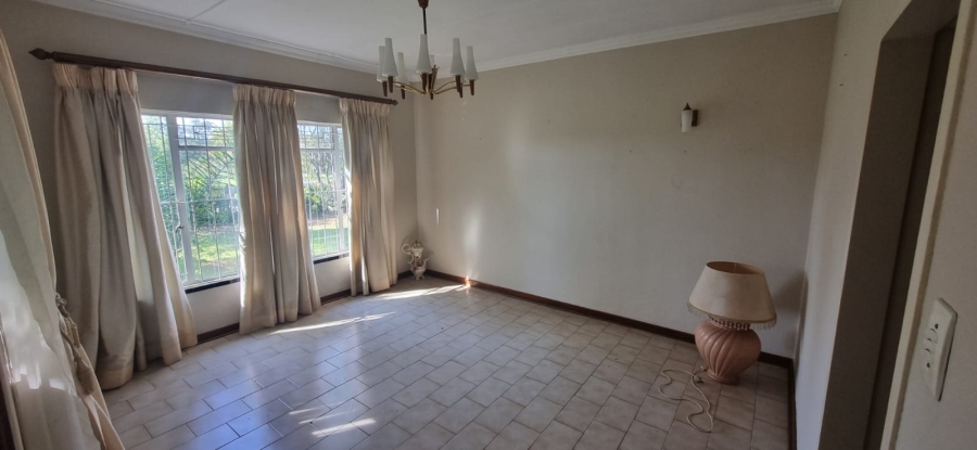 5 Bedroom Property for Sale in Kilner Park Gauteng