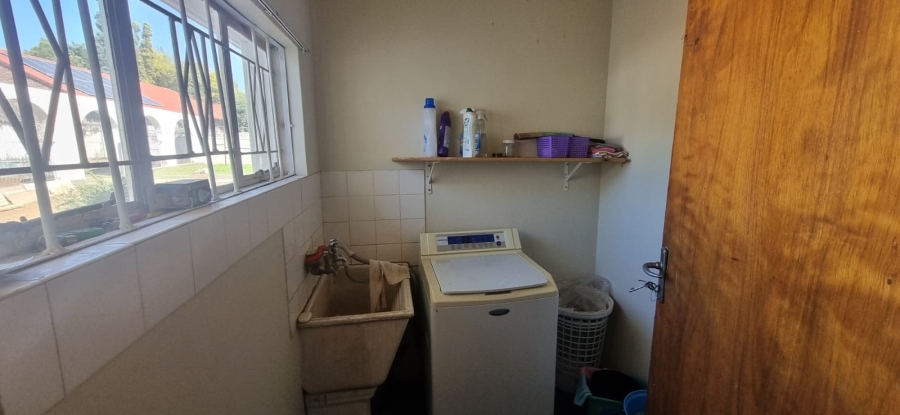 5 Bedroom Property for Sale in Kilner Park Gauteng