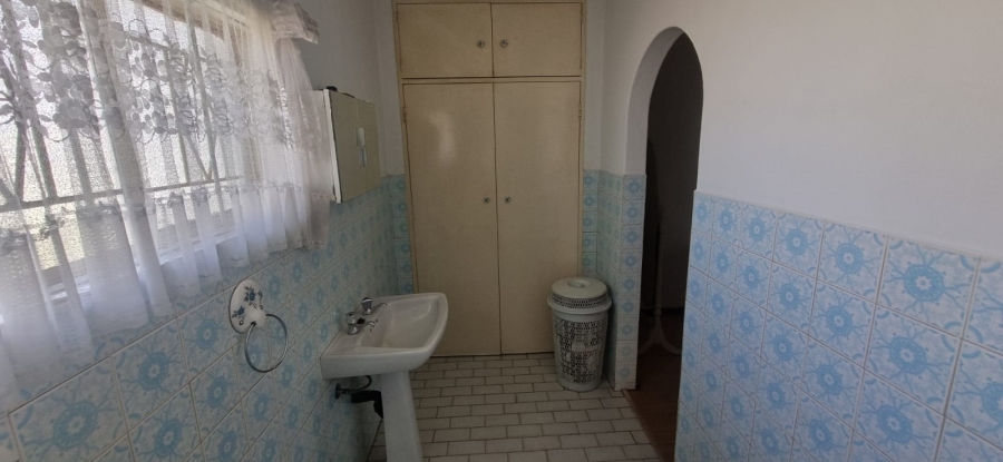 5 Bedroom Property for Sale in Kilner Park Gauteng