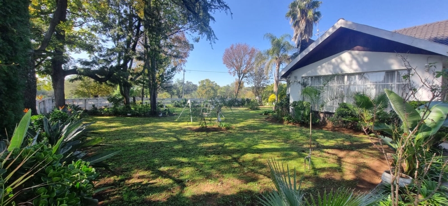 5 Bedroom Property for Sale in Kilner Park Gauteng