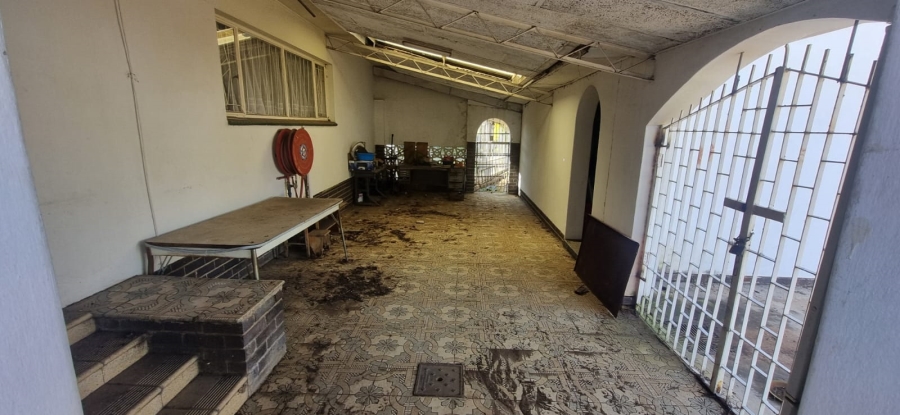 5 Bedroom Property for Sale in Kilner Park Gauteng