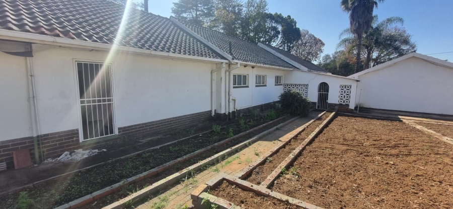 5 Bedroom Property for Sale in Kilner Park Gauteng