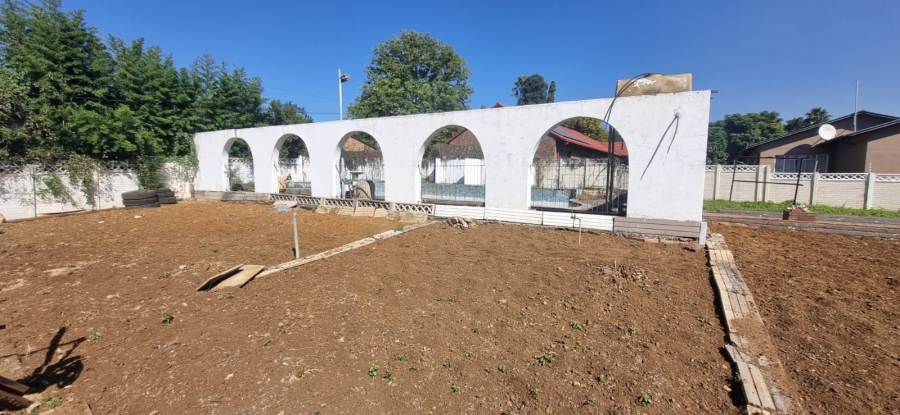 5 Bedroom Property for Sale in Kilner Park Gauteng