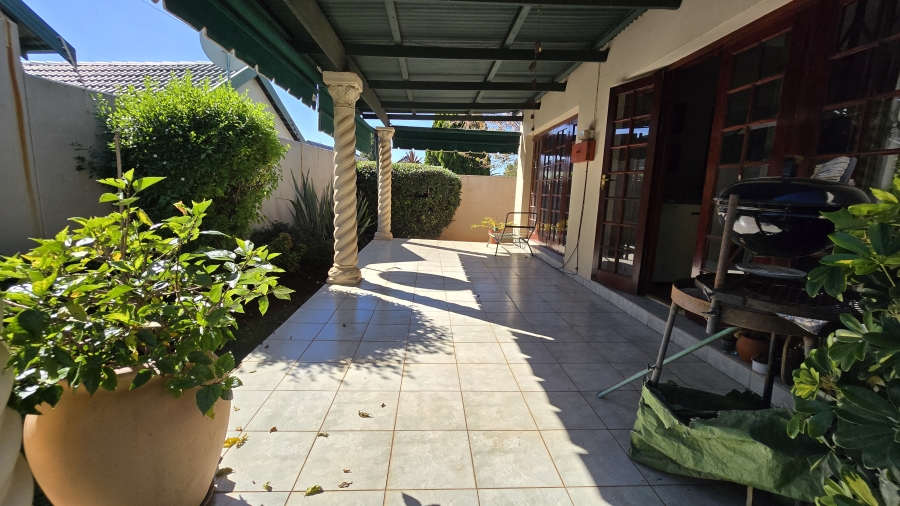 2 Bedroom Property for Sale in Weltevreden Park Gauteng