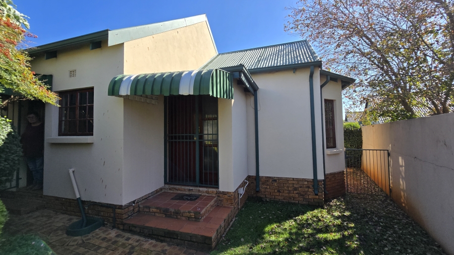 2 Bedroom Property for Sale in Weltevreden Park Gauteng