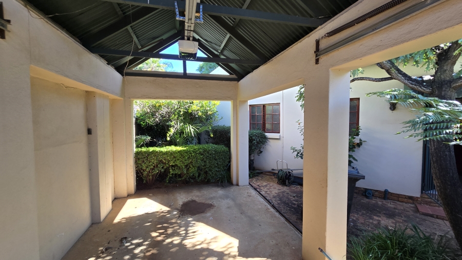 2 Bedroom Property for Sale in Weltevreden Park Gauteng