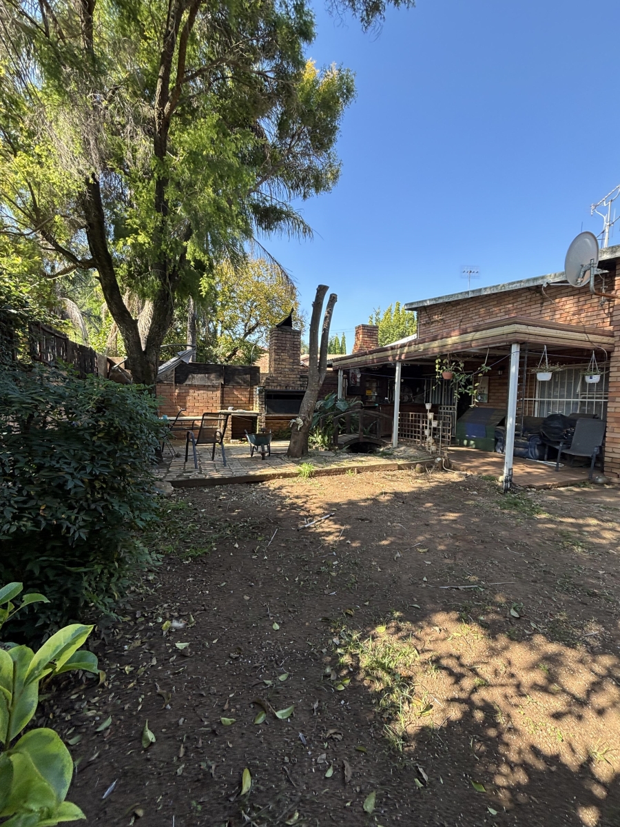 To Let 2 Bedroom Property for Rent in Garsfontein Gauteng