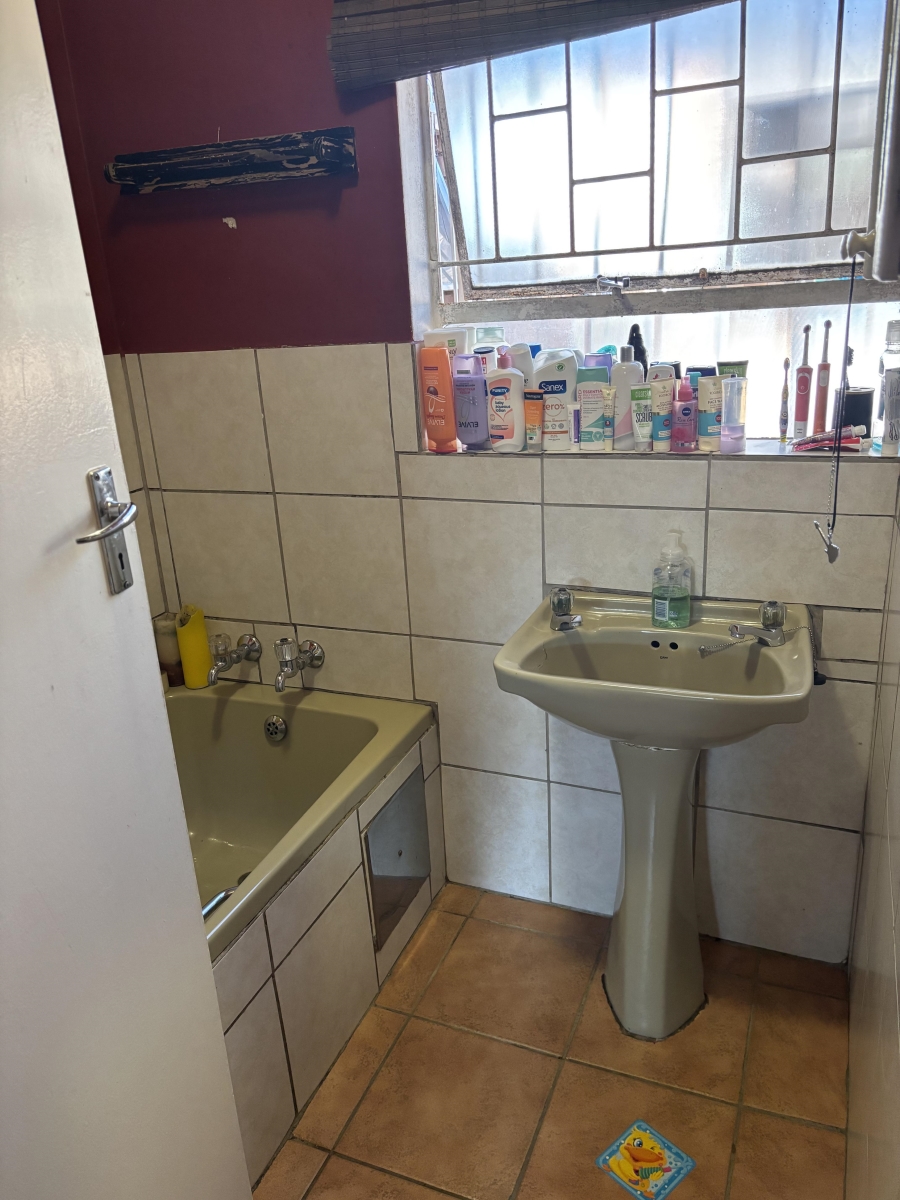 To Let 2 Bedroom Property for Rent in Garsfontein Gauteng