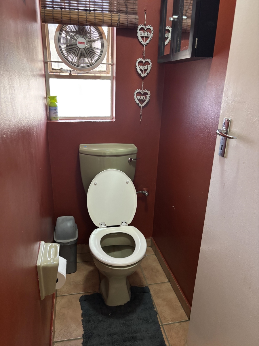 To Let 2 Bedroom Property for Rent in Garsfontein Gauteng