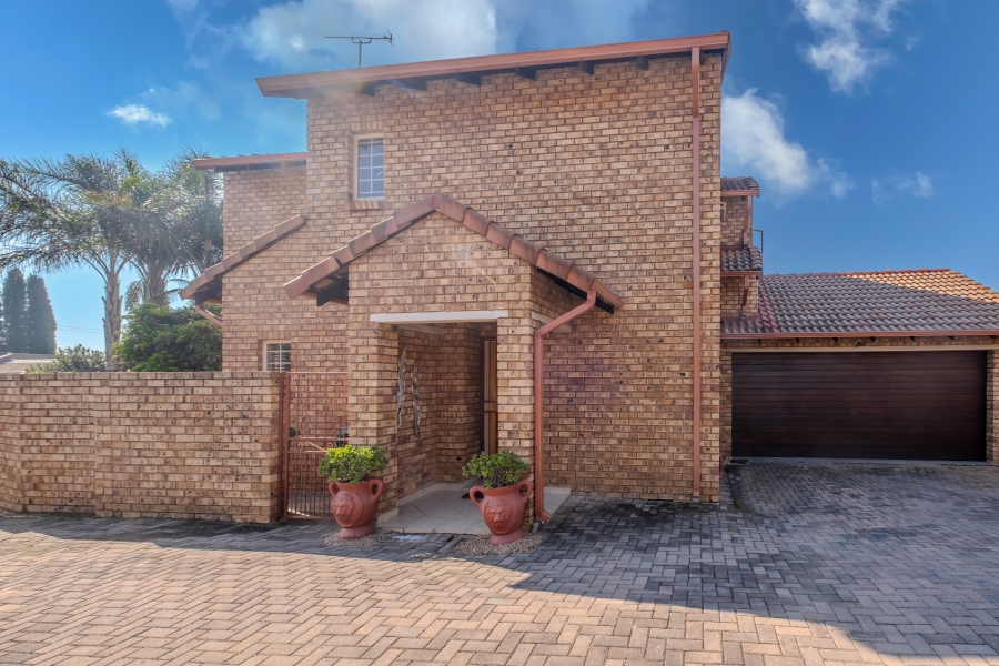 3 Bedroom Property for Sale in The Wilds Gauteng