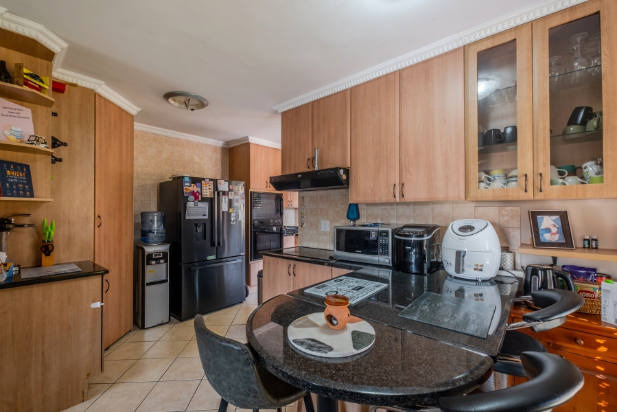 3 Bedroom Property for Sale in The Wilds Gauteng