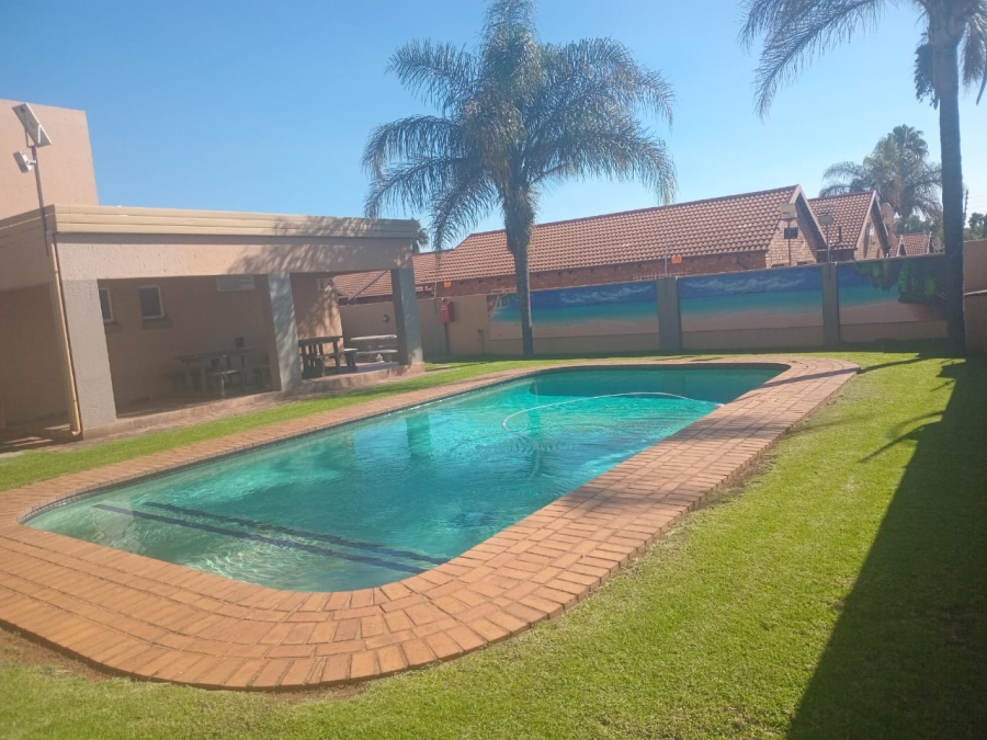 2 Bedroom Property for Sale in Randhart Gauteng