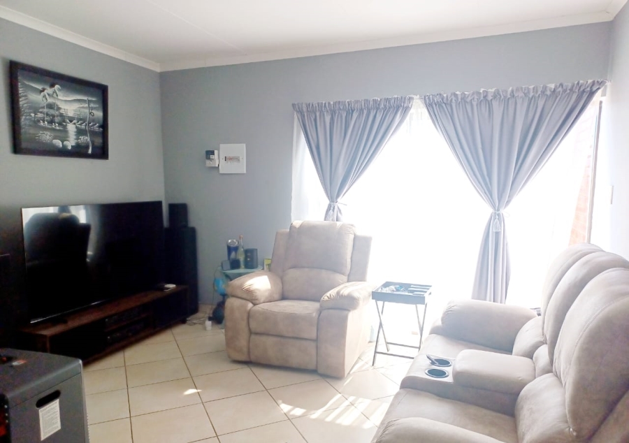 2 Bedroom Property for Sale in Windsor West Gauteng