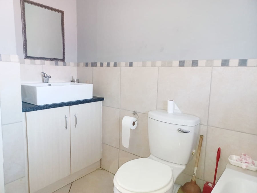 2 Bedroom Property for Sale in Windsor West Gauteng