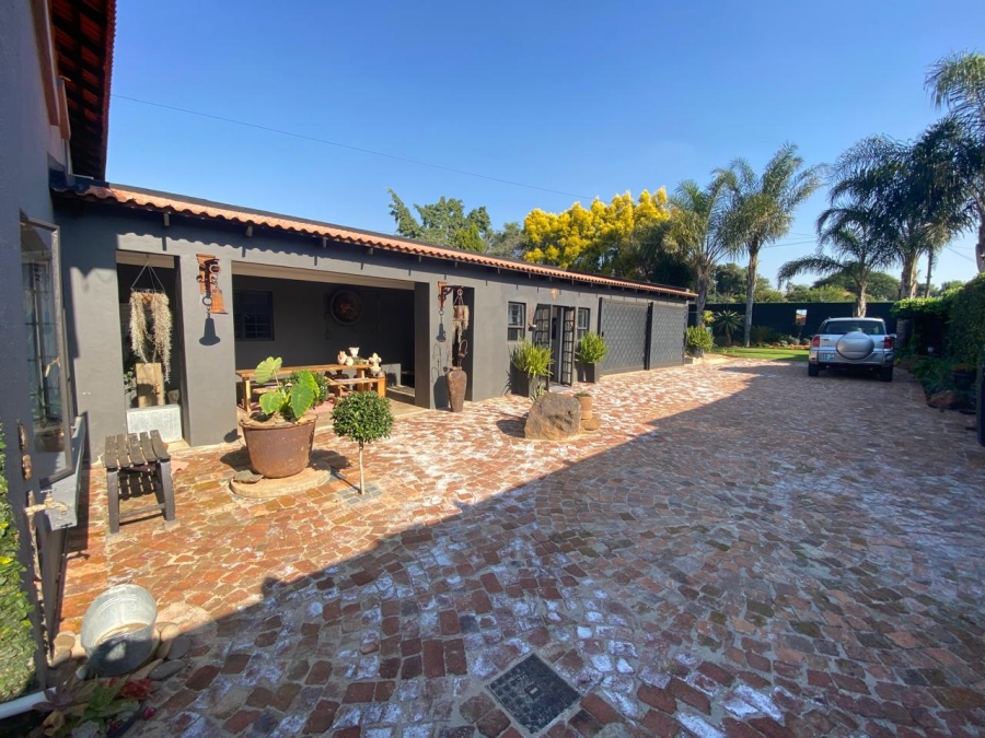 To Let 3 Bedroom Property for Rent in Faerie Glen Gauteng