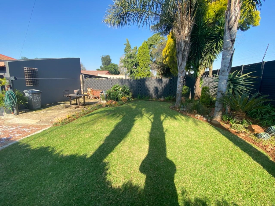 To Let 3 Bedroom Property for Rent in Faerie Glen Gauteng