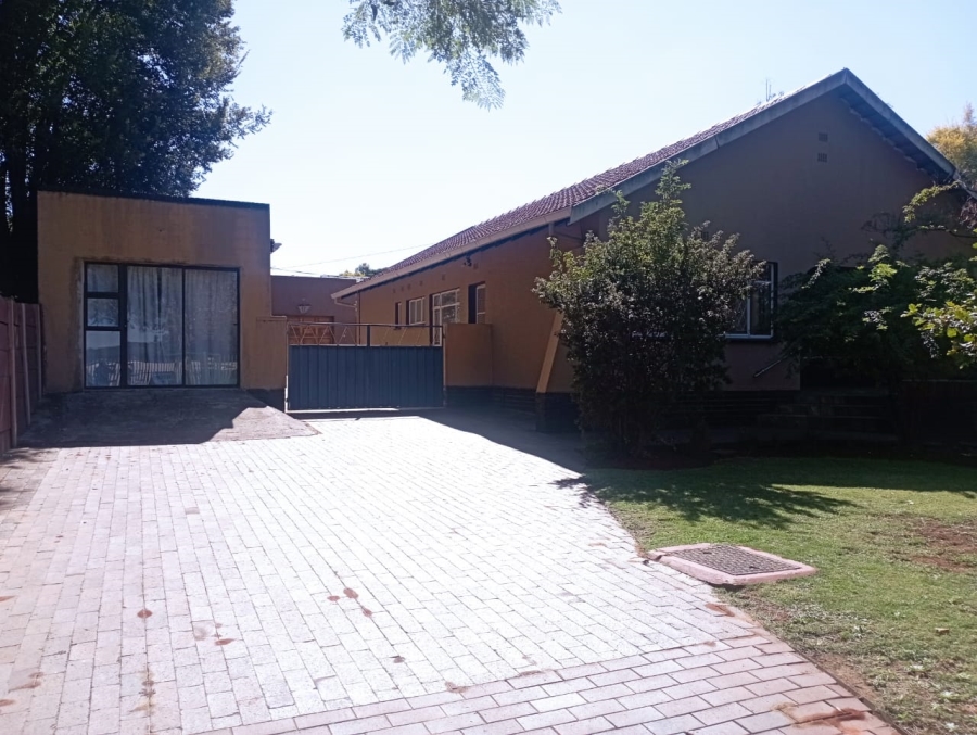 To Let 3 Bedroom Property for Rent in Lambton Gauteng