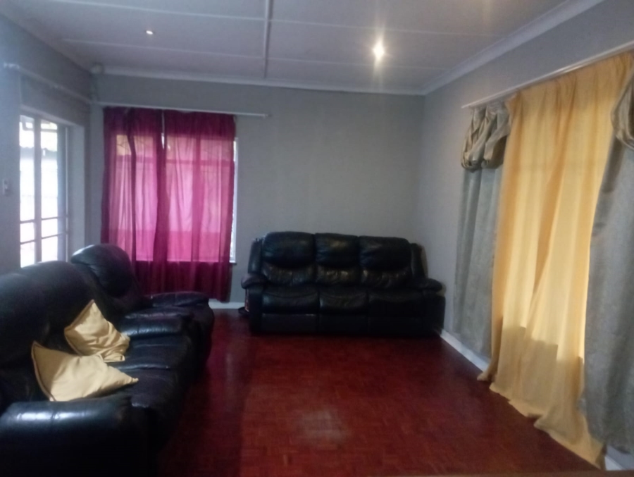 To Let 3 Bedroom Property for Rent in Lambton Gauteng