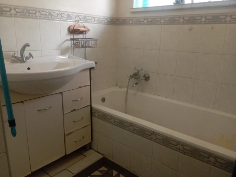 To Let 3 Bedroom Property for Rent in Lambton Gauteng
