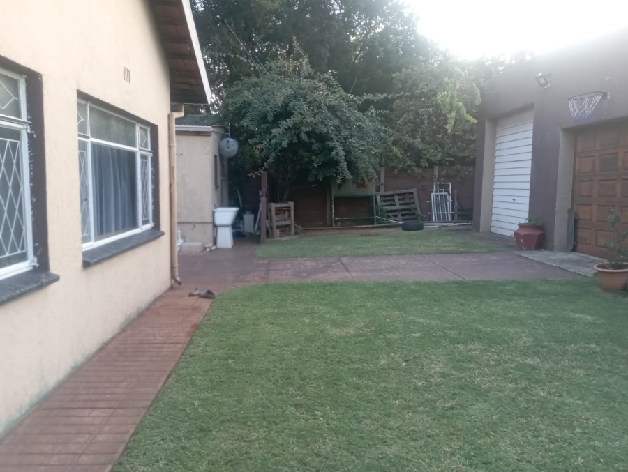 To Let 3 Bedroom Property for Rent in Lambton Gauteng
