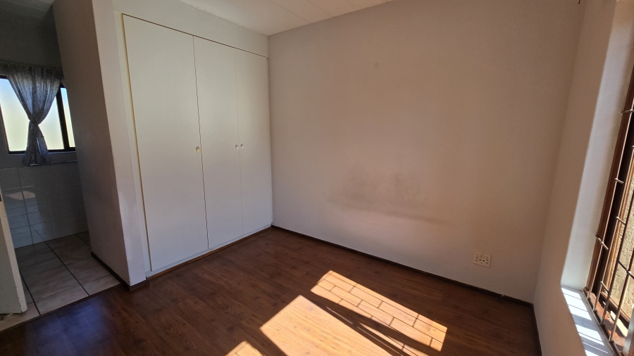 1 Bedroom Property for Sale in Sunninghill Gauteng