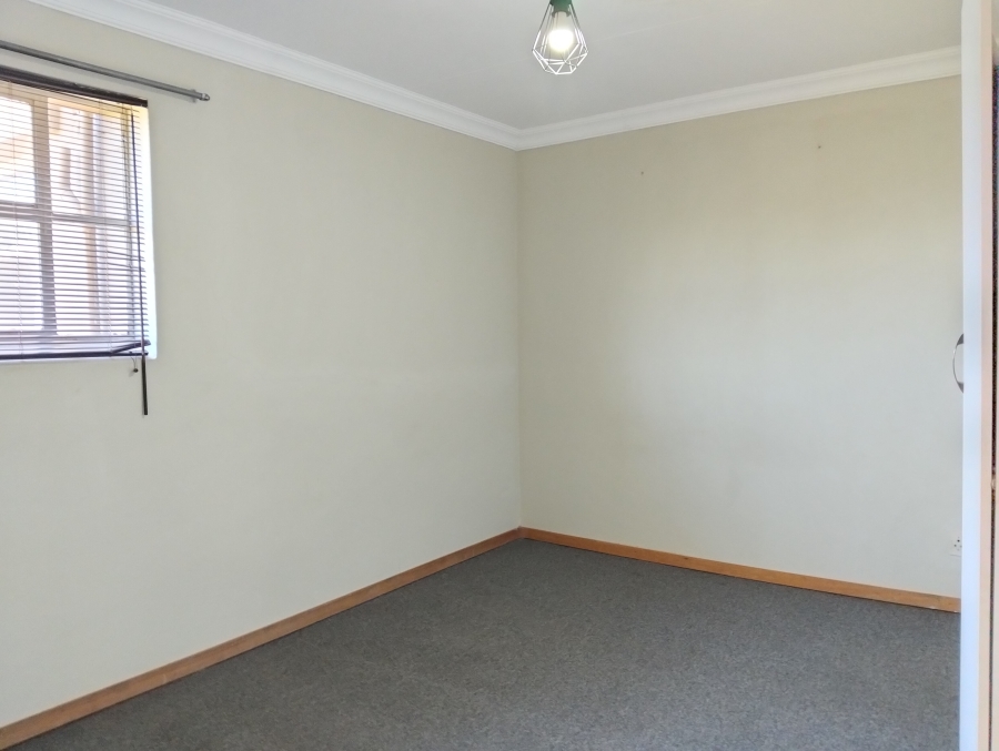 To Let 1 Bedroom Property for Rent in Albertville Gauteng