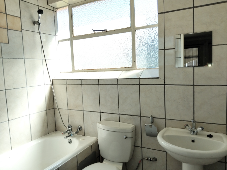 To Let 1 Bedroom Property for Rent in Albertville Gauteng
