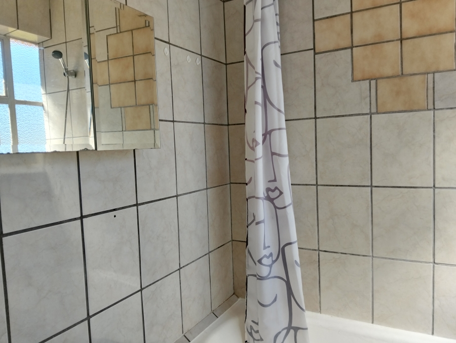 To Let 1 Bedroom Property for Rent in Albertville Gauteng