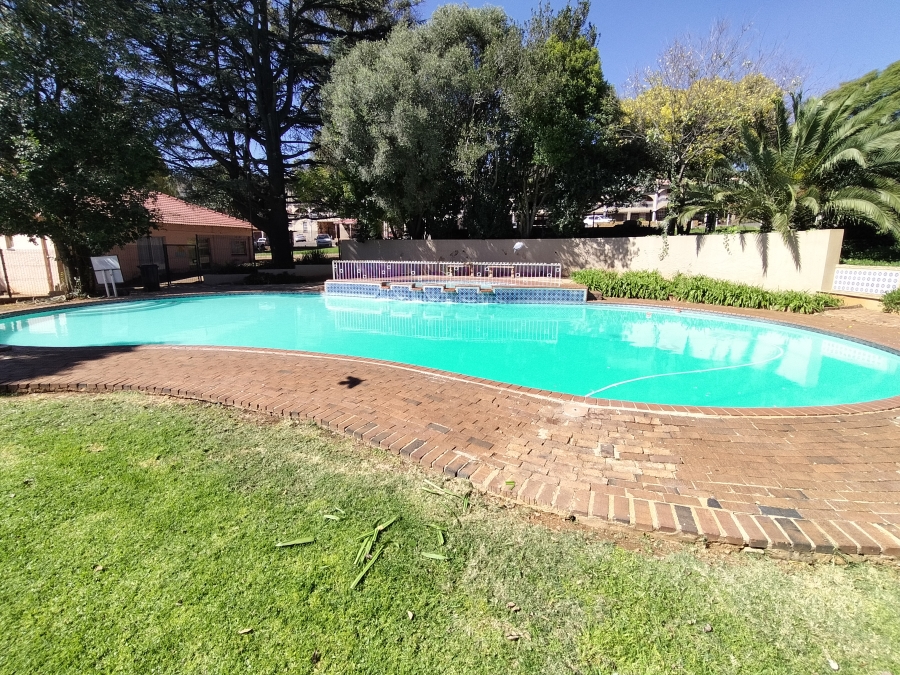 To Let 1 Bedroom Property for Rent in Albertville Gauteng