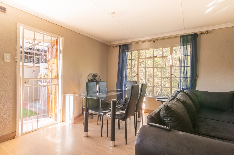 2 Bedroom Property for Sale in Helderkruin Gauteng