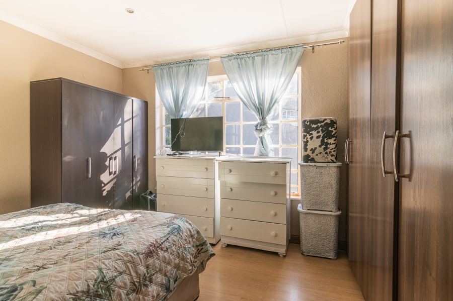 2 Bedroom Property for Sale in Helderkruin Gauteng