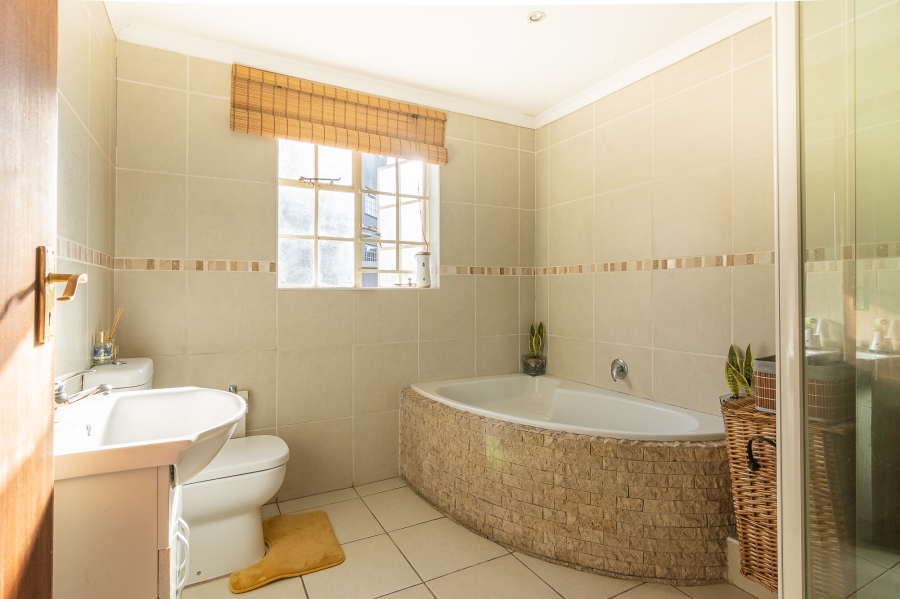 2 Bedroom Property for Sale in Helderkruin Gauteng