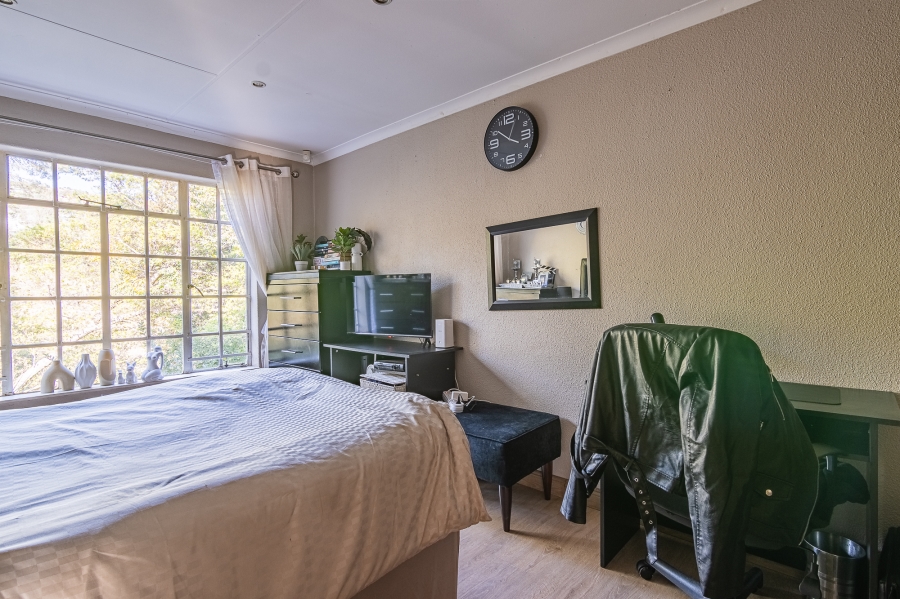 2 Bedroom Property for Sale in Helderkruin Gauteng