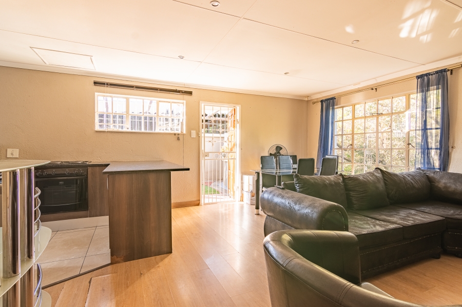 2 Bedroom Property for Sale in Helderkruin Gauteng