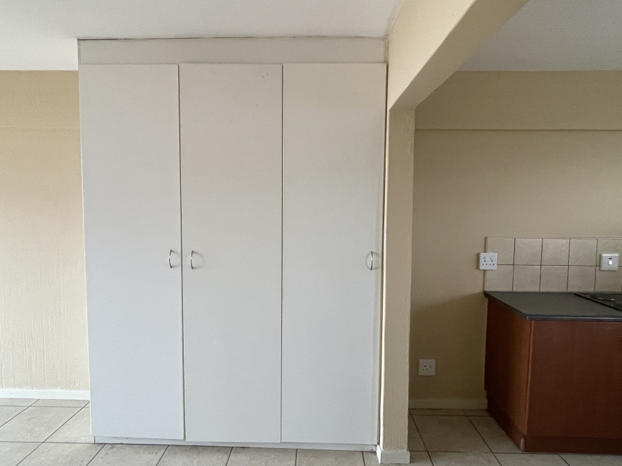 1 Bedroom Property for Sale in Sunnyside Gauteng
