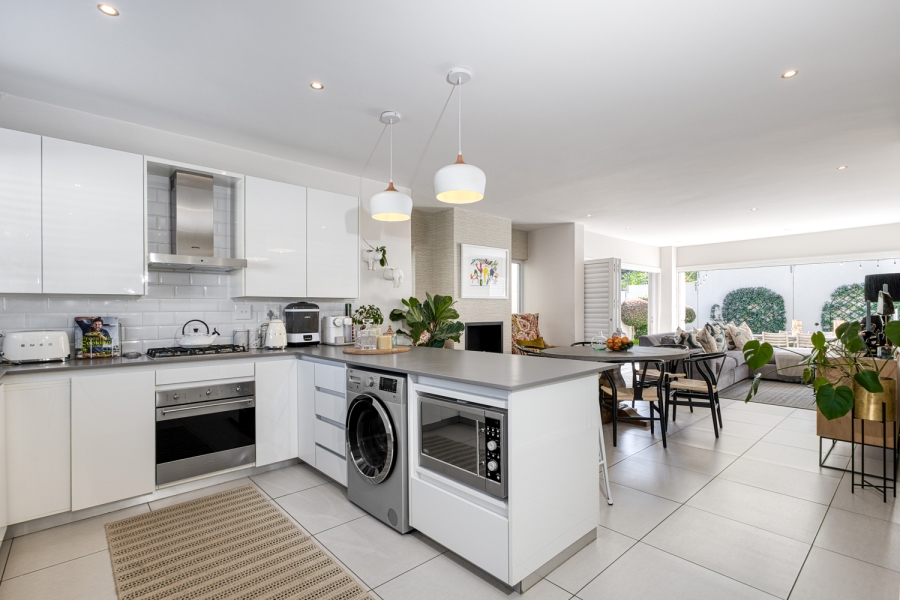3 Bedroom Property for Sale in Linden Gauteng
