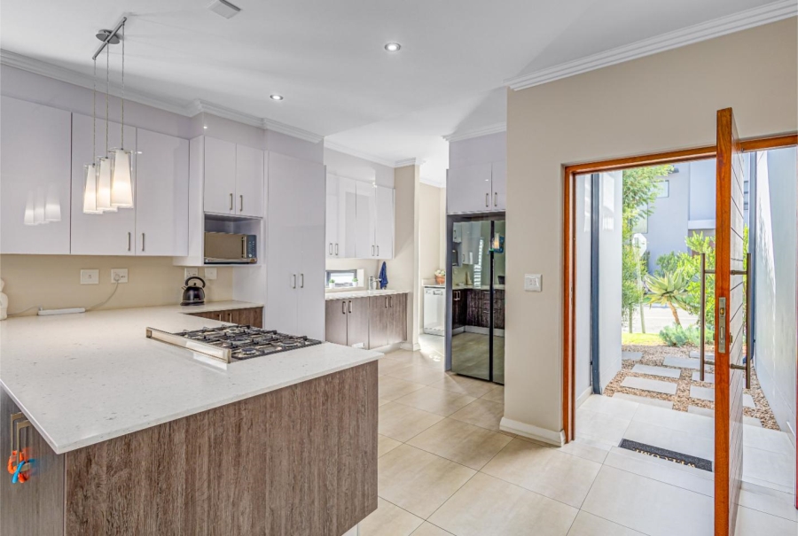 3 Bedroom Property for Sale in Barbeque Downs Gauteng