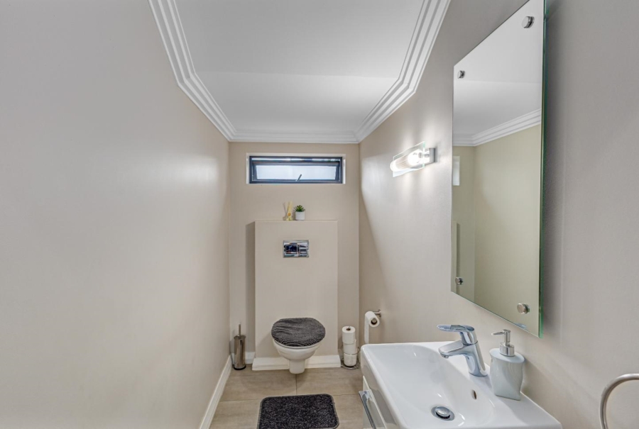 3 Bedroom Property for Sale in Barbeque Downs Gauteng