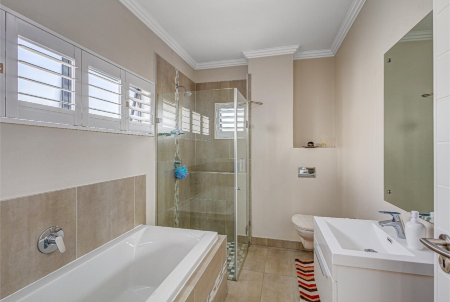 3 Bedroom Property for Sale in Barbeque Downs Gauteng