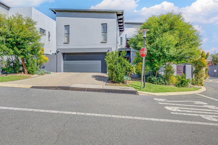 3 Bedroom Property for Sale in Barbeque Downs Gauteng