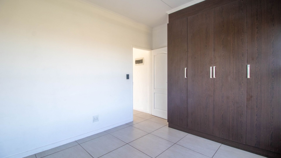 2 Bedroom Property for Sale in Greenstone Hill Gauteng