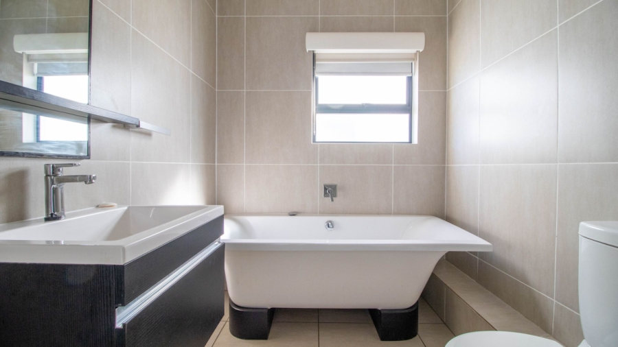 2 Bedroom Property for Sale in Greenstone Hill Gauteng