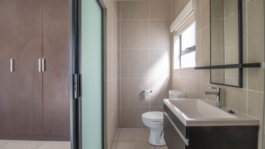 2 Bedroom Property for Sale in Greenstone Hill Gauteng