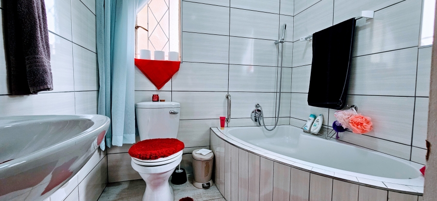 3 Bedroom Property for Sale in Risiville Gauteng
