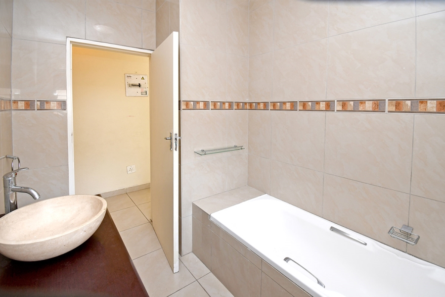 To Let 3 Bedroom Property for Rent in Lonehill Gauteng