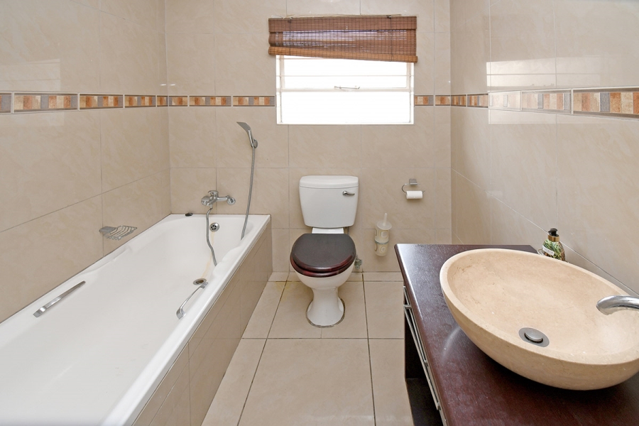 To Let 3 Bedroom Property for Rent in Lonehill Gauteng