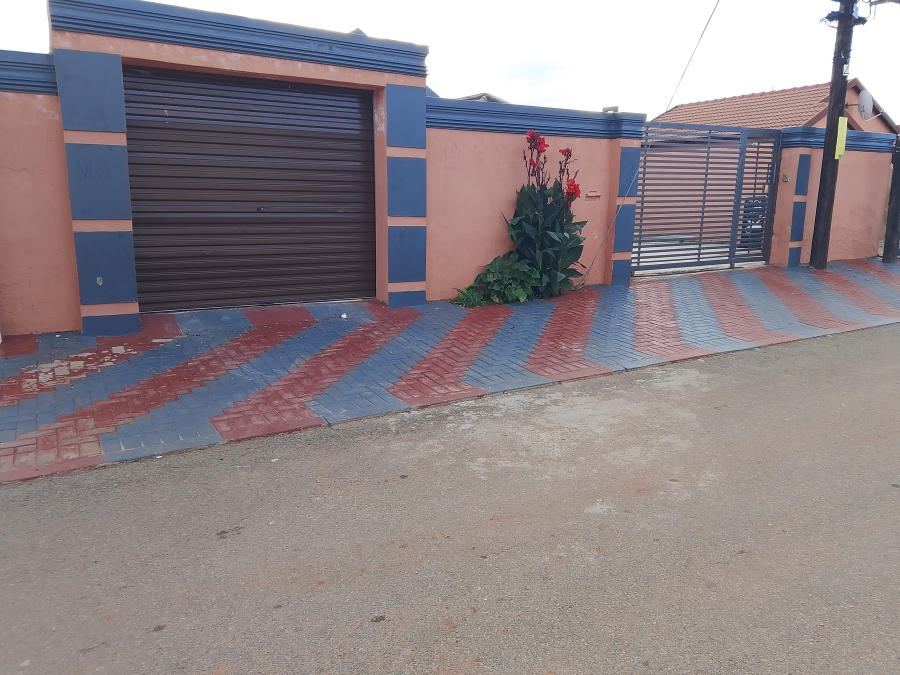 2 Bedroom Property for Sale in Bram Fischerville Gauteng