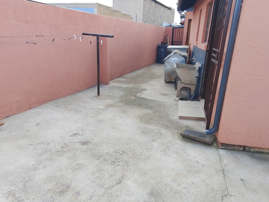 2 Bedroom Property for Sale in Bram Fischerville Gauteng