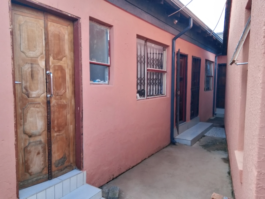 2 Bedroom Property for Sale in Bram Fischerville Gauteng