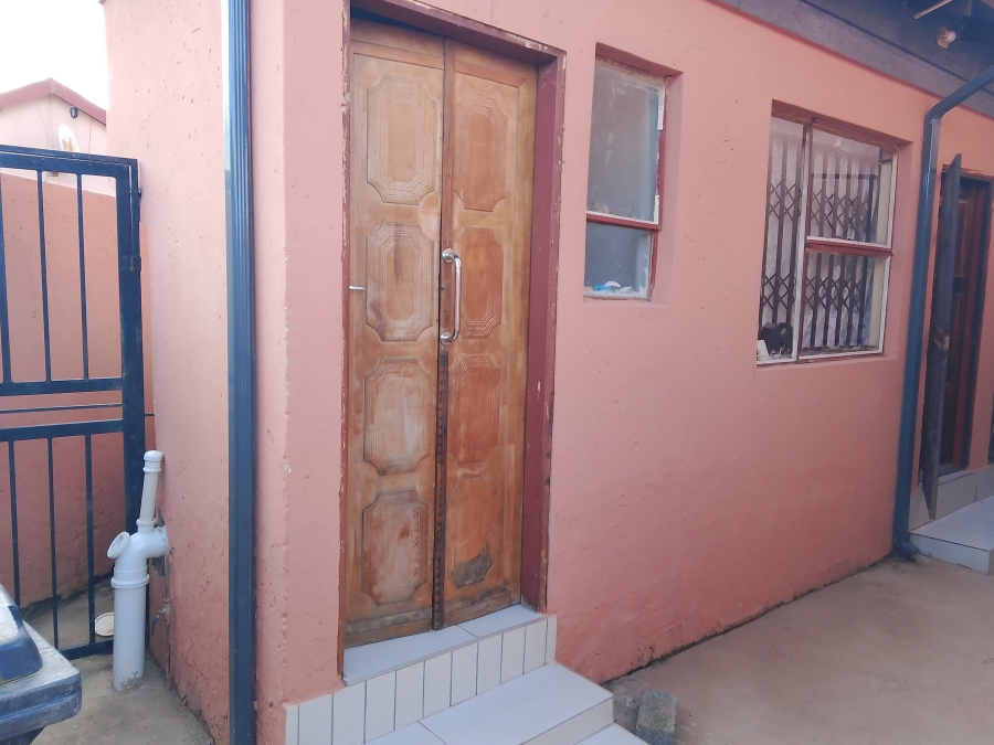 2 Bedroom Property for Sale in Bram Fischerville Gauteng
